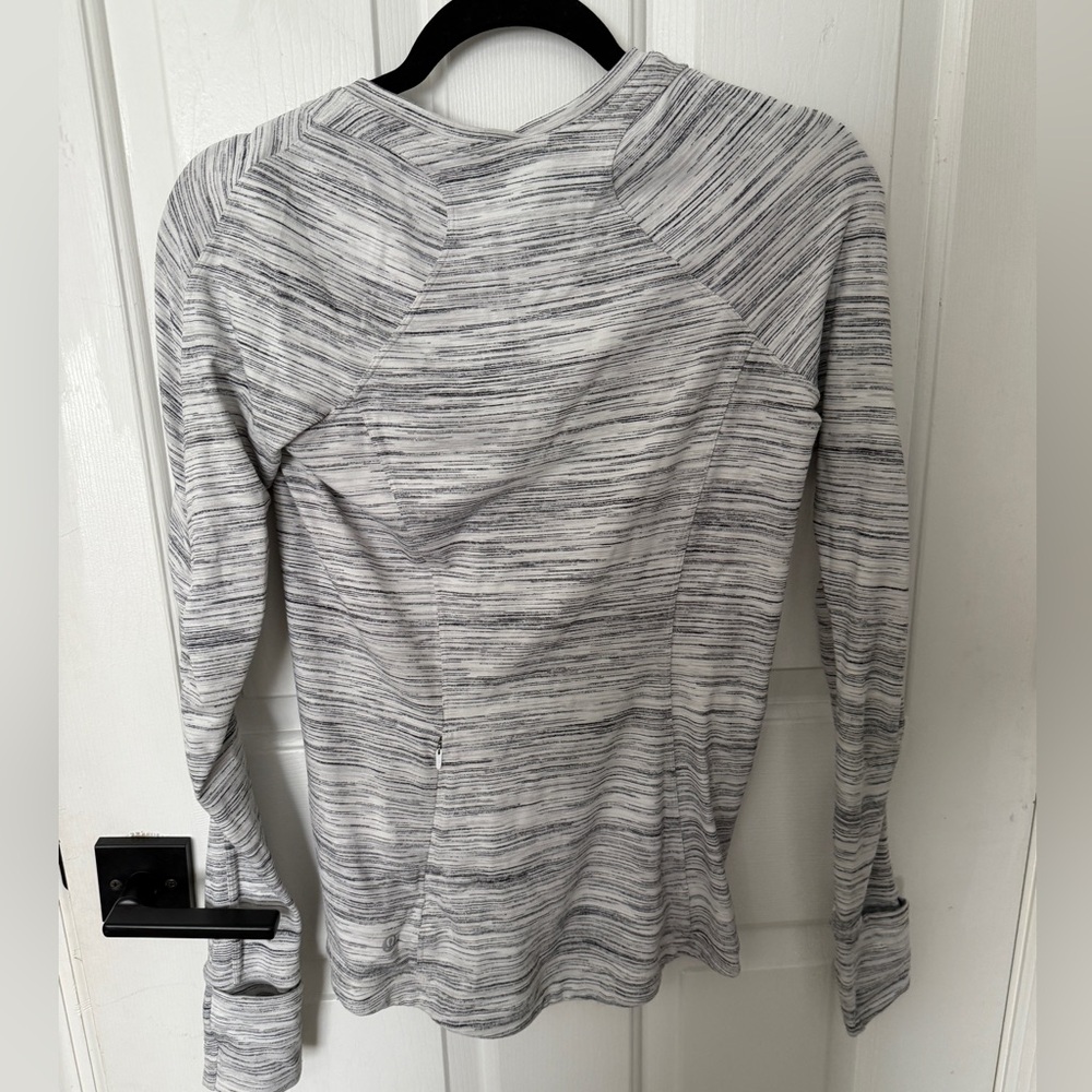 Lululemon Runderful top - Picture 4 of 6